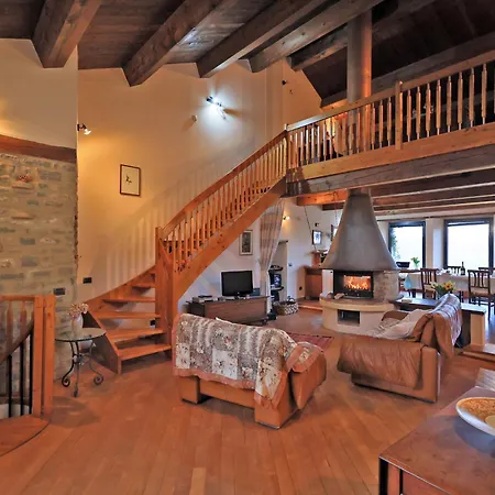 Casa de Férias Splendida Casa In Sasso In Borgo Canossa