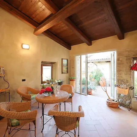 Splendida Casa In Sasso In Borgo Hébergement de vacances Canossa