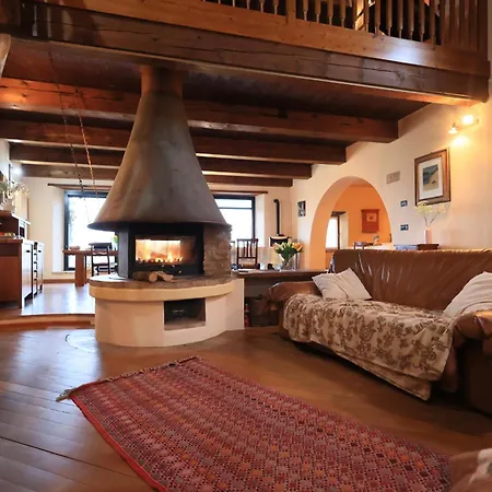 Splendida Casa In Sasso In Borgo * Canossa