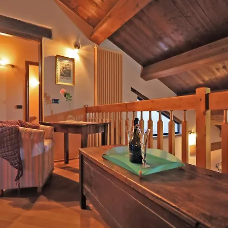 Splendida Casa In Sasso In Borgo Hébergement de vacances Canossa