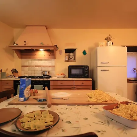 Casa de Férias Splendida Casa In Sasso In Borgo Canossa