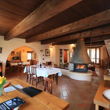 Splendida Casa In Sasso In Borgo Canossa