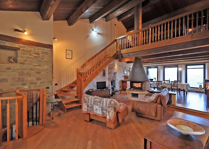 Semesterbostad Splendida Casa In Sasso In Borgo Canossa