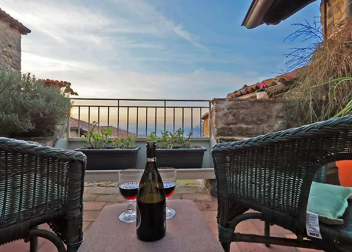 Splendida Casa In Sasso In Borgo * Canossa