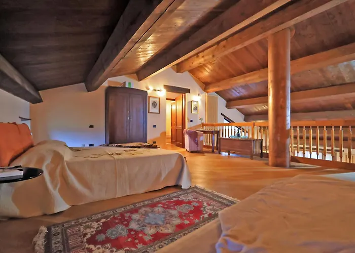 Splendida Casa In Sasso In Borgo Canossa