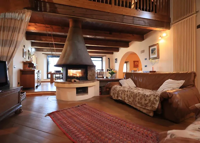 Splendida Casa In Sasso In Borgo * Canossa