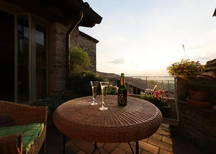 Splendida Casa In Sasso In Borgo Semesterbostad Canossa