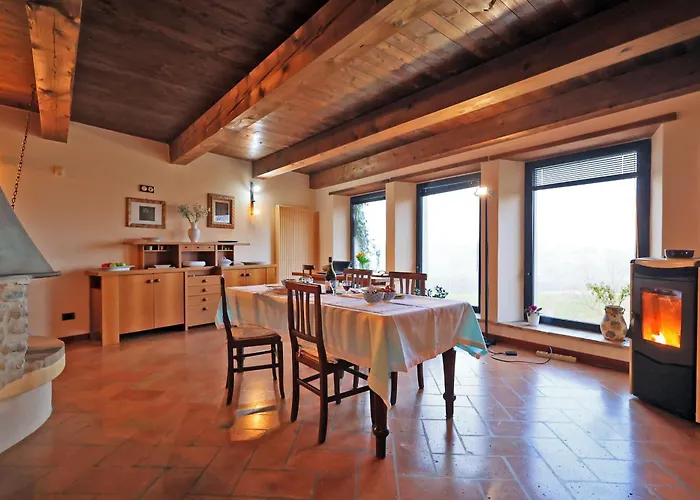 Splendida Casa In Sasso In Borgo Canossa