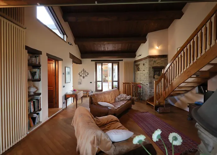 Splendida Casa In Sasso In Borgo * Canossa