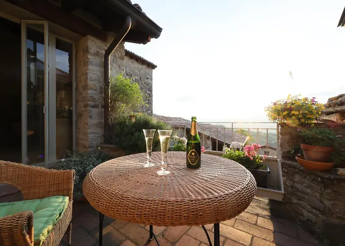 Splendida Casa In Sasso In Borgo *